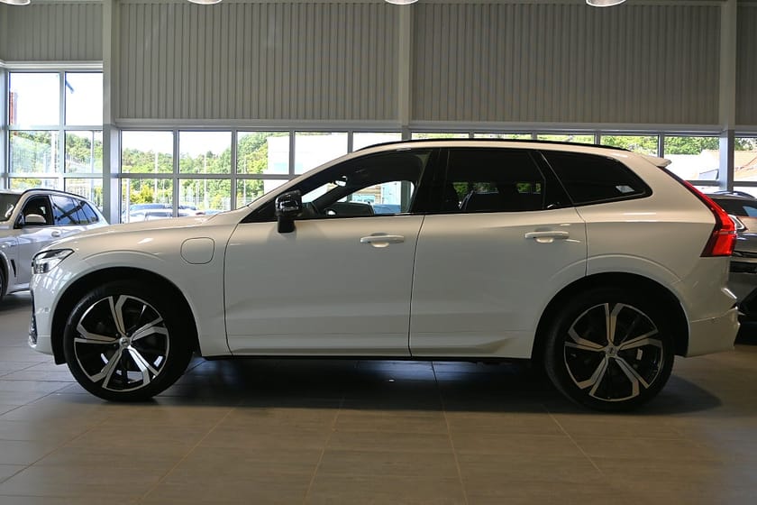Bild 2 av Volvo XC60 Recharge T6 AWD 350hk Ultimate Dark 21" Drag