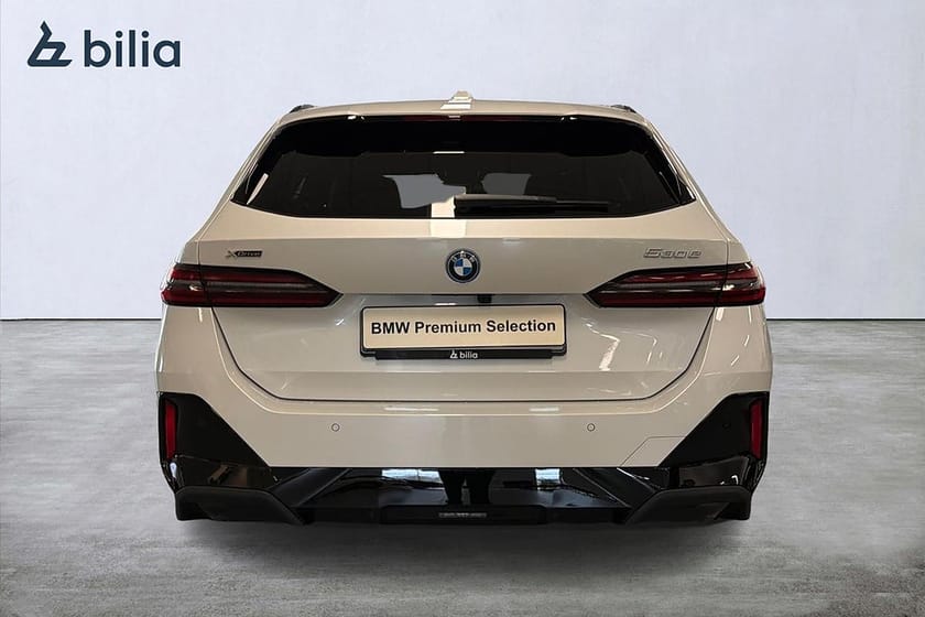 Bild 4 av BMW 530e xDrive Touring M-sport Pro |DEMO| Panorama | Innovation