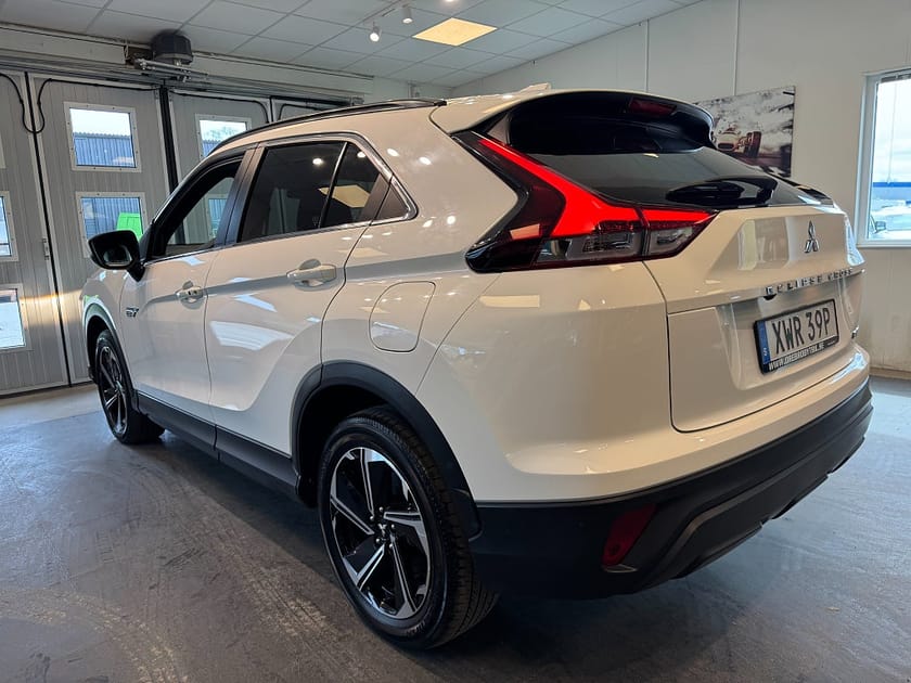 Bild 3 av Mitsubishi Eclipse Cross PHEV 2.4 MIVEC S-AWC Fleet Edition B-kamera Keyless