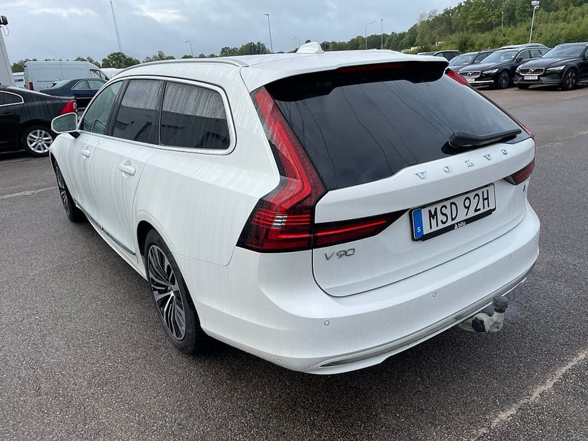 Bild 4 av Volvo V90 T6 Recharge Core Bright plug in AWD 350HK 4x4
