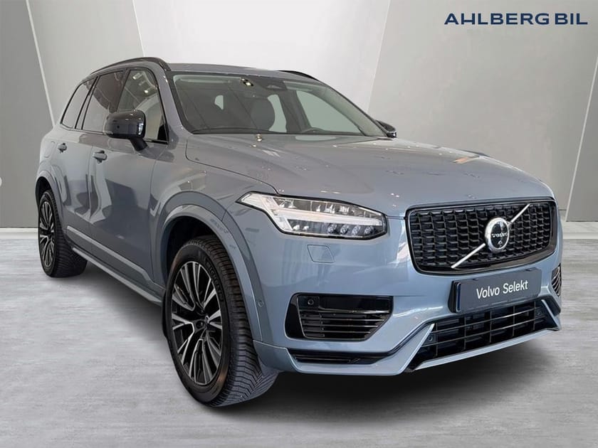 Bild 1 av Volvo XC90 7-seater Recharge T8 Ultimate Dark. 360 kamera,  HarmanKardon PremiumSound,  Head Up Display, Navi, Adaptiv farthållare