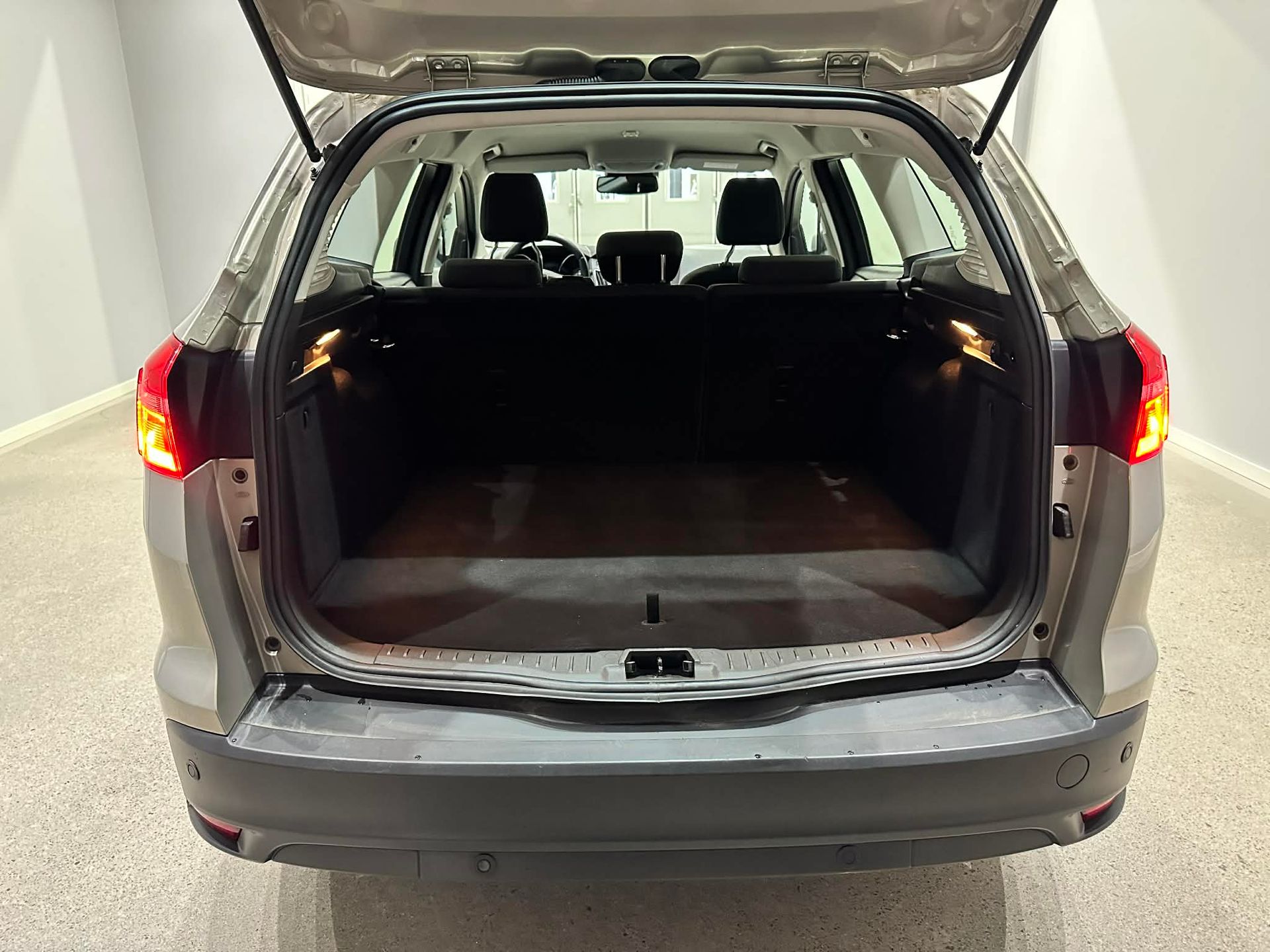 Ford Focus Kombi 1.0 EcoBoost 2018, kuva 7/24