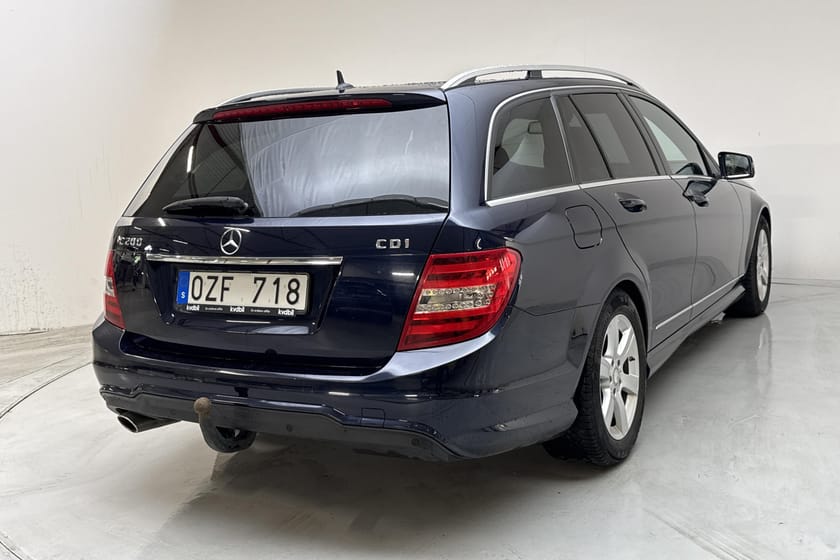 Bild 3 av Mercedes-Benz C 200 T CDI BE Kombi S204 (136hk) AMG Line Drag GPS