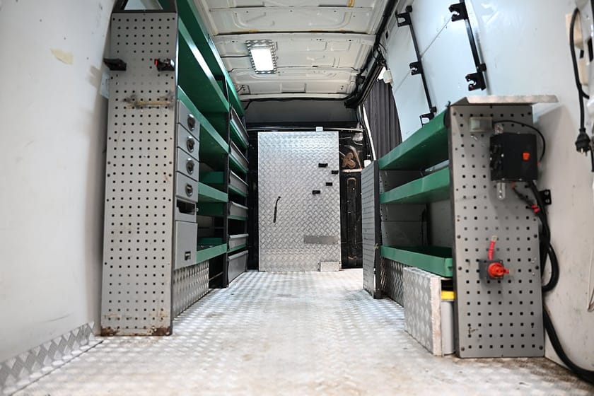 Bild 5 av Iveco Daily 35S13 Skåpbil 126HK Servicebil|Inredd|Drag|Värmare|3.5ton-dragvikt