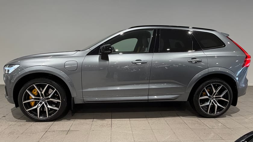 Bild 3 av Volvo XC60 T8 TE Polestar Engineered / Backkamera / Sensorer / Navigation / Minnesfunktioner / dragkrok / 10 000 tillbehör /