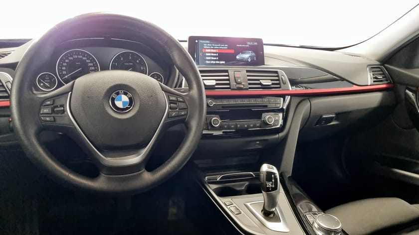 Bild 4 av BMW 320d Sedan F30 Sportline Sportstolar Drag