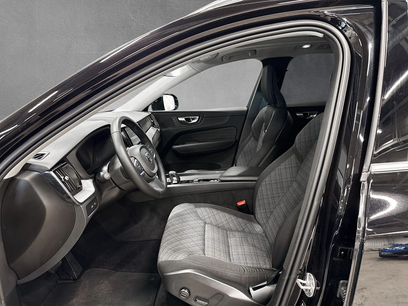 Bild 3 av Volvo XC60 Recharge T6 Core Edition