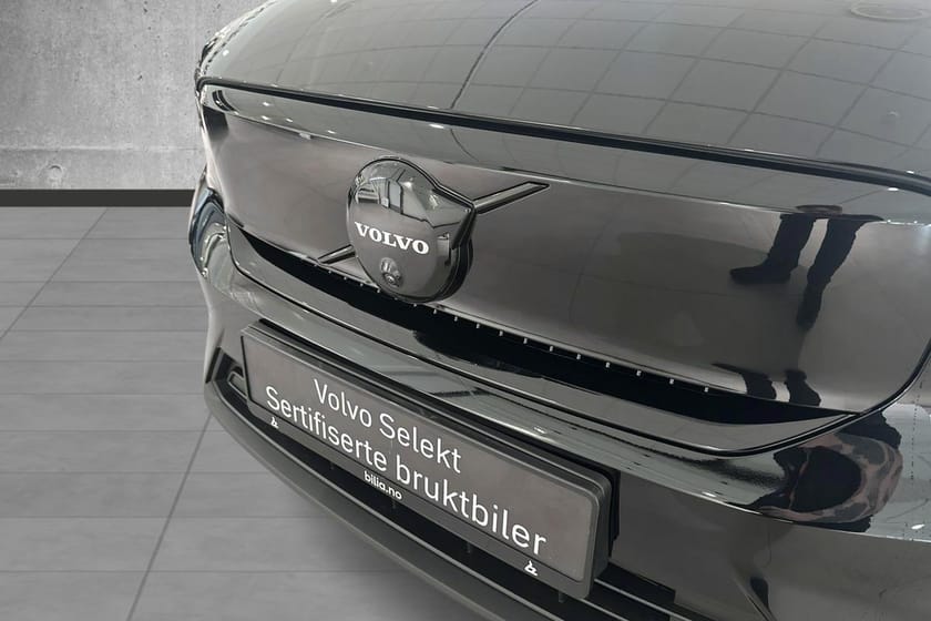 Bilde 4 av Volvo EX40 Twin Motor Ultra Black Edition, Hengerfeste, 360 kamera+++