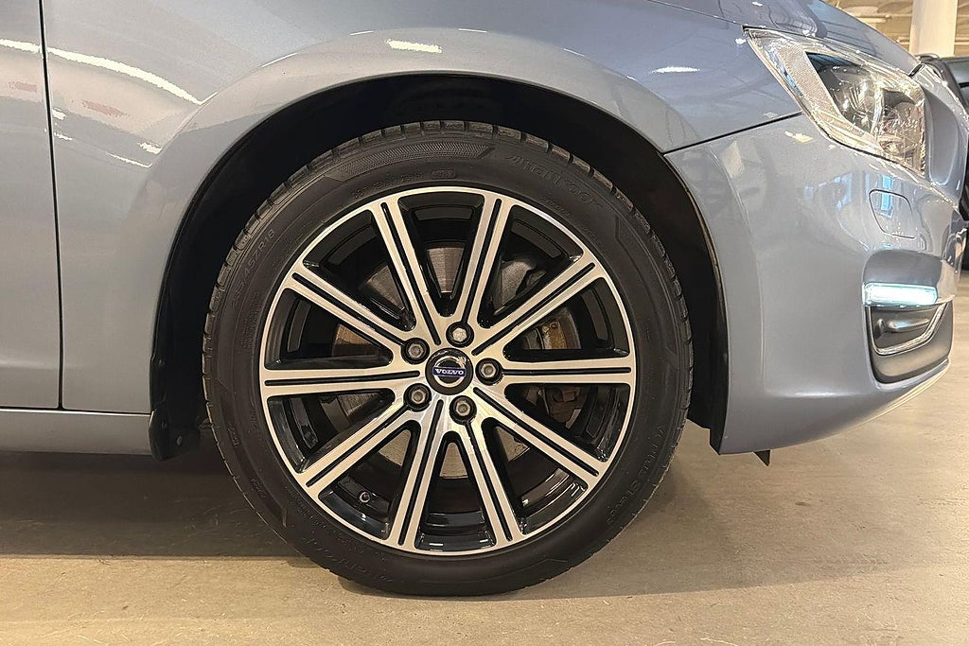 Volvo V60 2018, kuva 4/10