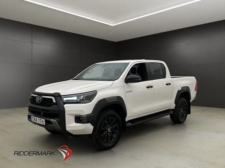 Toyota Hilux Dubbelhytt Invincible 2.8 4WD M/K-Värmare Drag Diff Moms