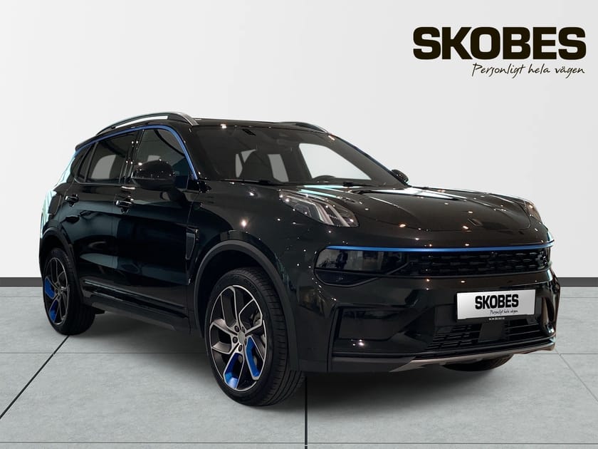 Bild 1 av Lynk & Co 01 PHEV Fullt utr