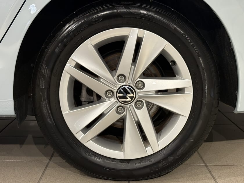 Bild 3 av Volkswagen Golf Sportscombi LIFE 1.5 ETSI 150hk Drag Värmare
