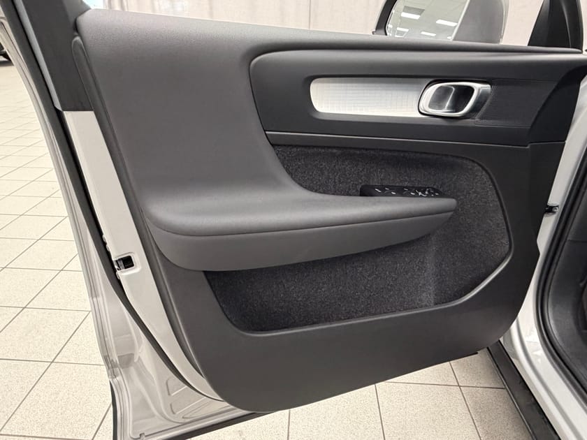 Bild 5 av Volvo XC40 B4 FWD Bensin Core SE II