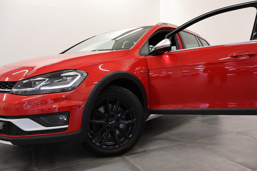 Bild 2 av Volkswagen Golf Alltrack 2.0 TDI 4Motion Drag V-Hjul Värmare NyServad