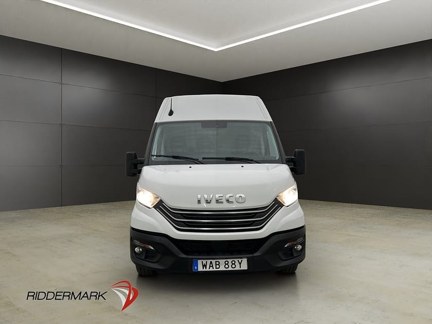 Bild 5 av Iveco Daily 35-140 Van L4H2 2.3 Värm Bluetooth 3-Sits Farthållare Moms