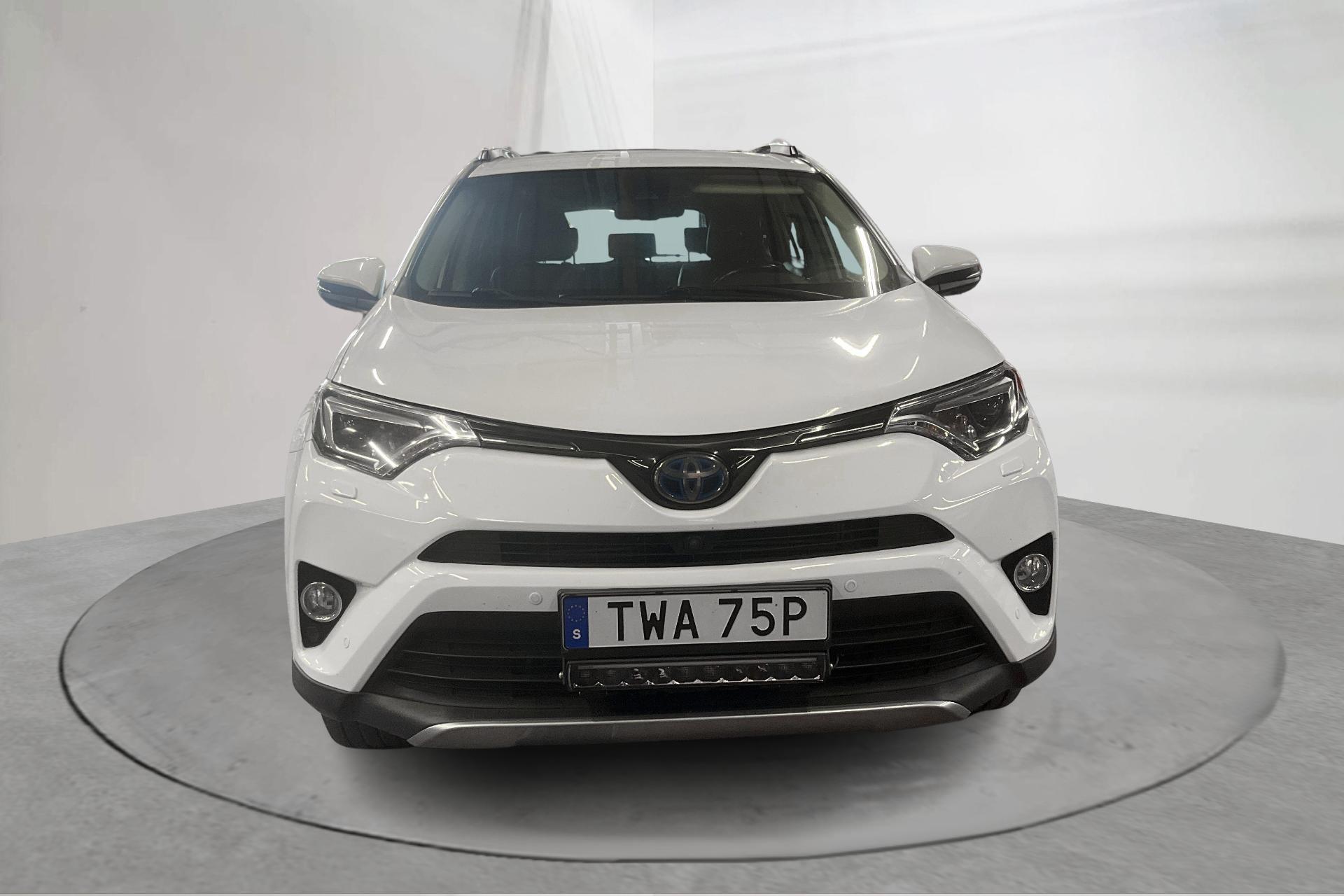 Toyota RAV4 Hybrid 2016, bild 5/17