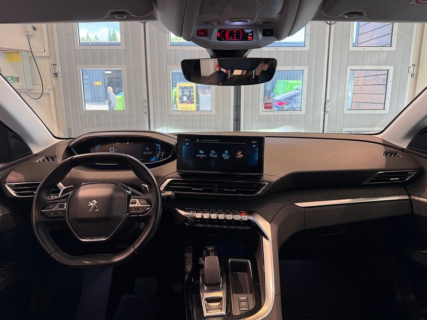 Bild 5 av Peugeot 3008 HYBRID4 300 EAT Allure Gps B-kamera Cockpit MOMS 301hk