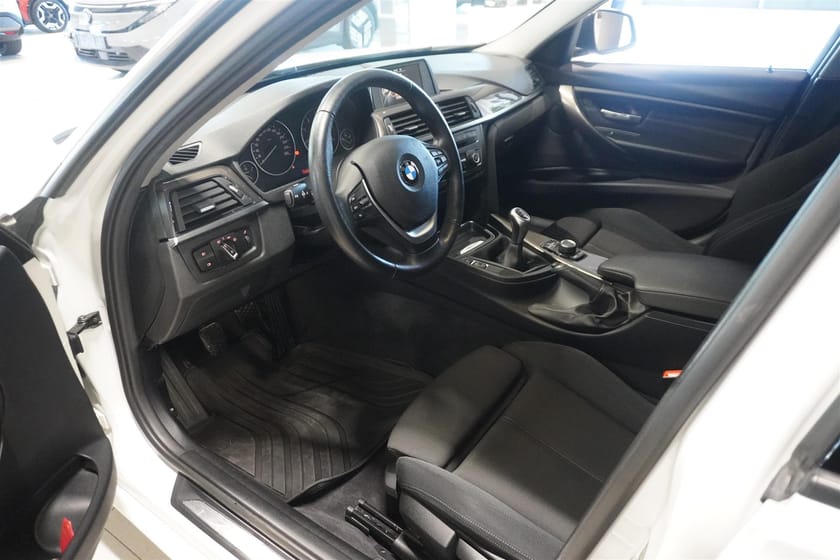 Bild 2 av BMW 318d Touring Manuell, 143hk, 2015 Dragkrok