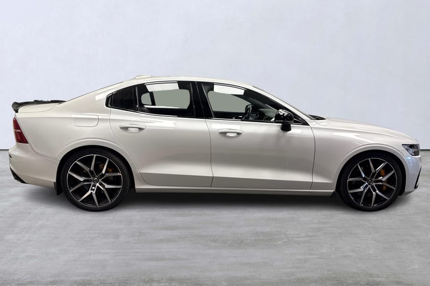 Bild 3 av Volvo S60 T8 AWD Polestar Engineered Recharge (B&W ljud, Drag)