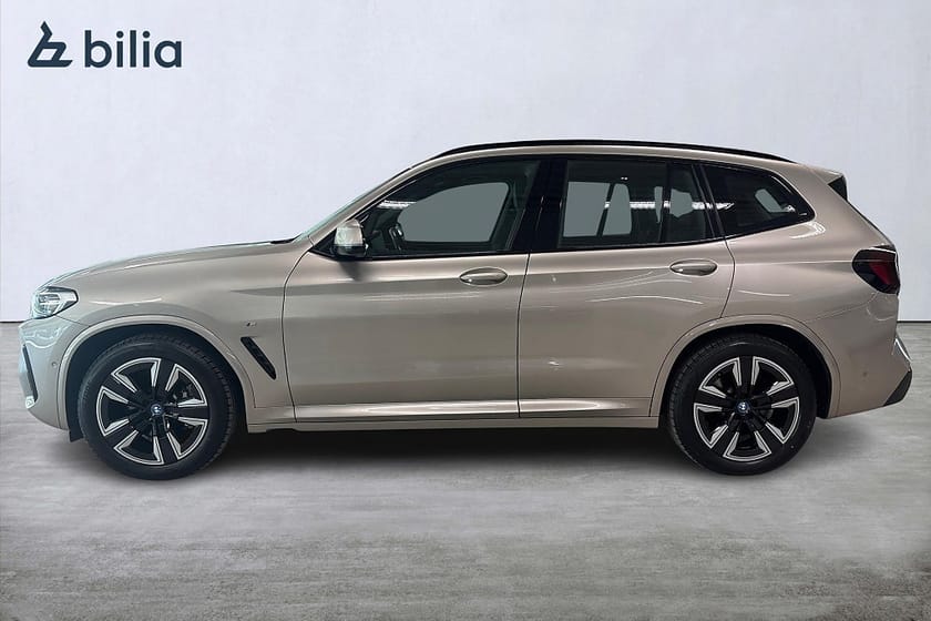 Bild 3 av BMW iX3 M-Sport | Aktiv farth. | Adaptiva LED | Taklucka