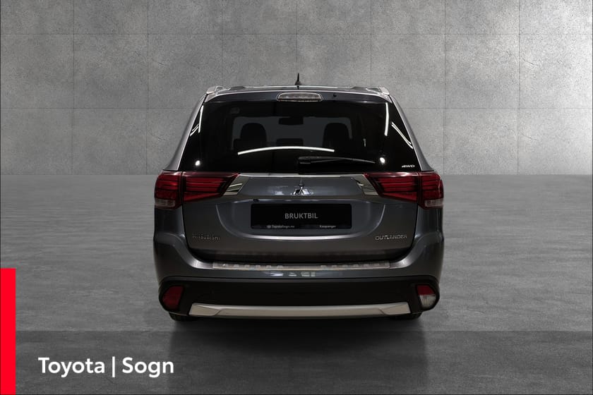 Bilde 4 av Mitsubishi Outlander 2.2 Di-D 4WD GLSi/ 7-seter/skinn
