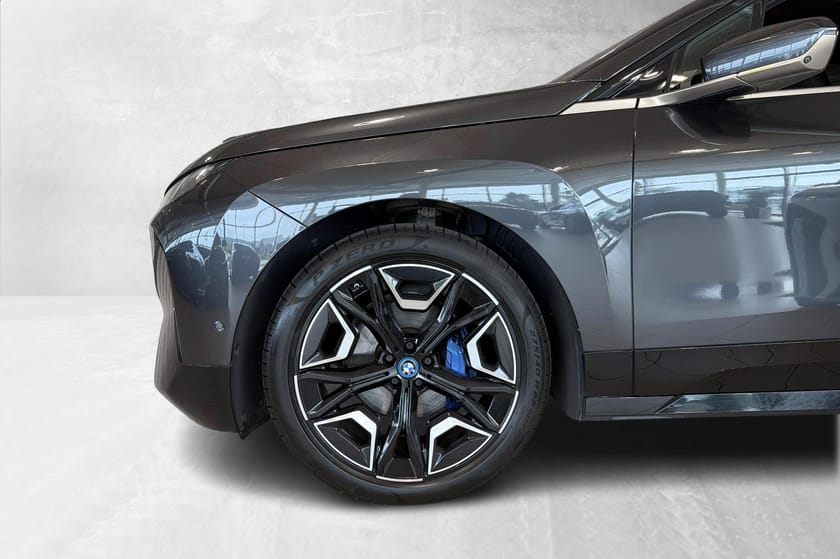Bilde 5 av BMW iX xDrive50 Luft Sving H/K Laser Skylounge Krok
