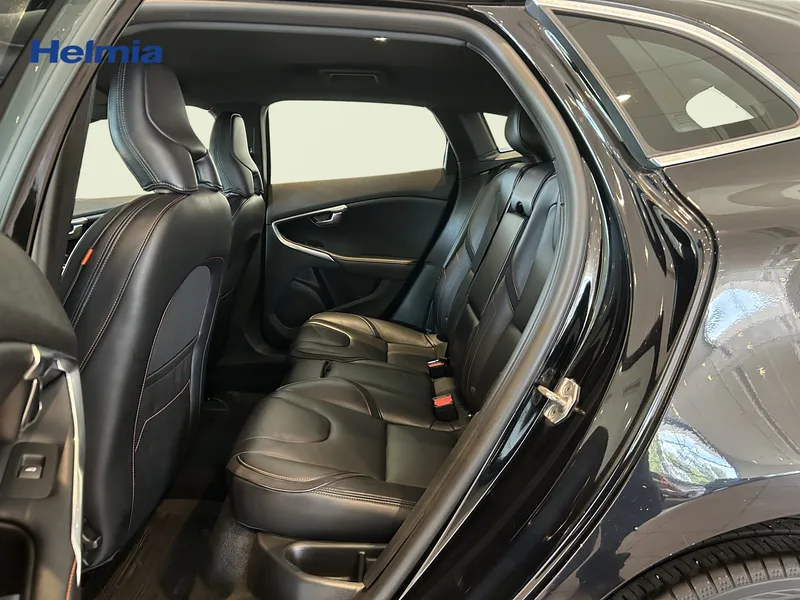 Bild 6 av 13 – Volvo V40 Cross Country D2 Ocean R Business E Ocean Race Business Edition