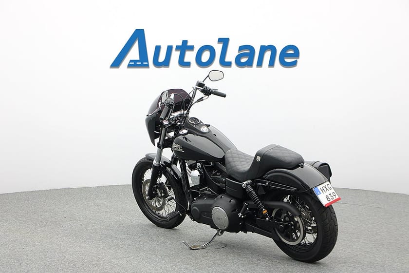 Bild 3 av Harley-Davidson Street Bob FXDB* Vance & Hines