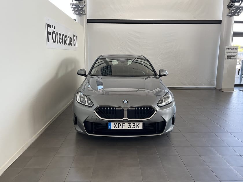 Bild 2 av BMW 120 Automat Rattvärme Backkamera 17" Drive/Park Assist
