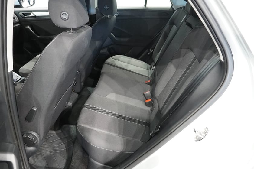 Bild 5 av Volkswagen T-Roc 1.0 TSI 110 HK BACKKAMERA / VÄRMARE