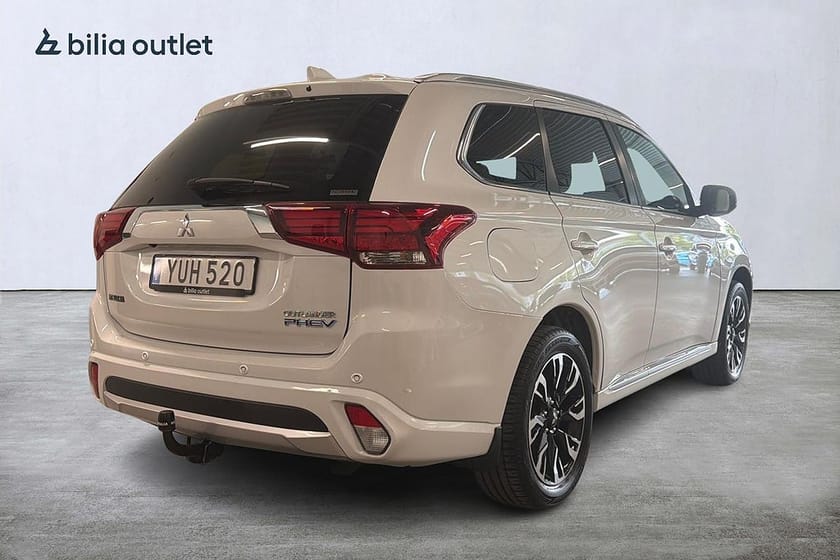 Bild 4 av Mitsubishi Outlander PHEV CVT Business Nyservad 360°kamera Dragkrok Skinn