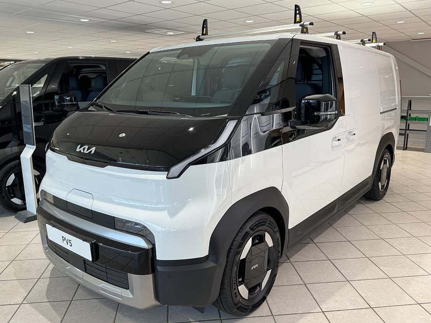Bild 1 av Kia PV5 Long Range Cargo Plus PRO Inklädd+Lasthållare