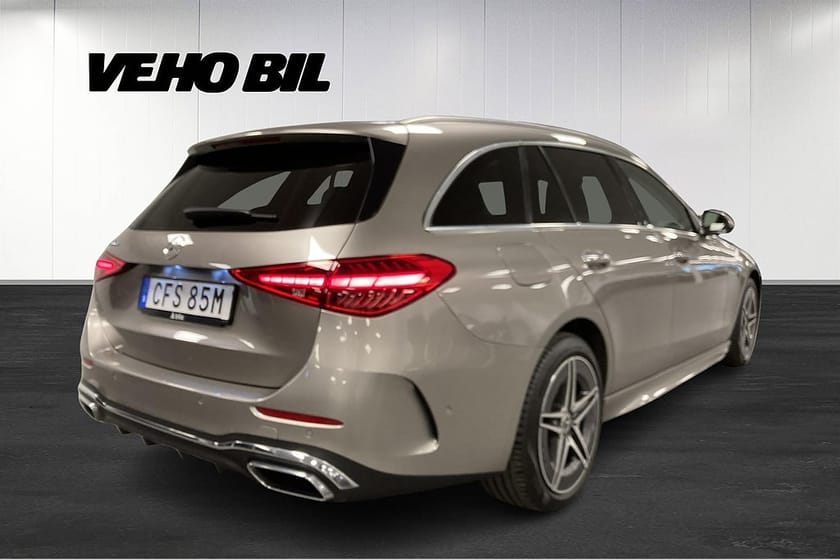Bild 3 av Mercedes-Benz C 300 T e AMG Pano Drag 360 kamera Carplay Elstol Värmare