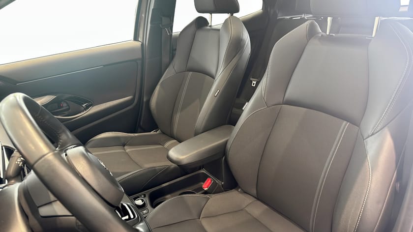 Bild 4 av Toyota Yaris Cross Hybrid 130 AWD-i 1.5 Premier Edition AWD/Pano-soltak/JBL