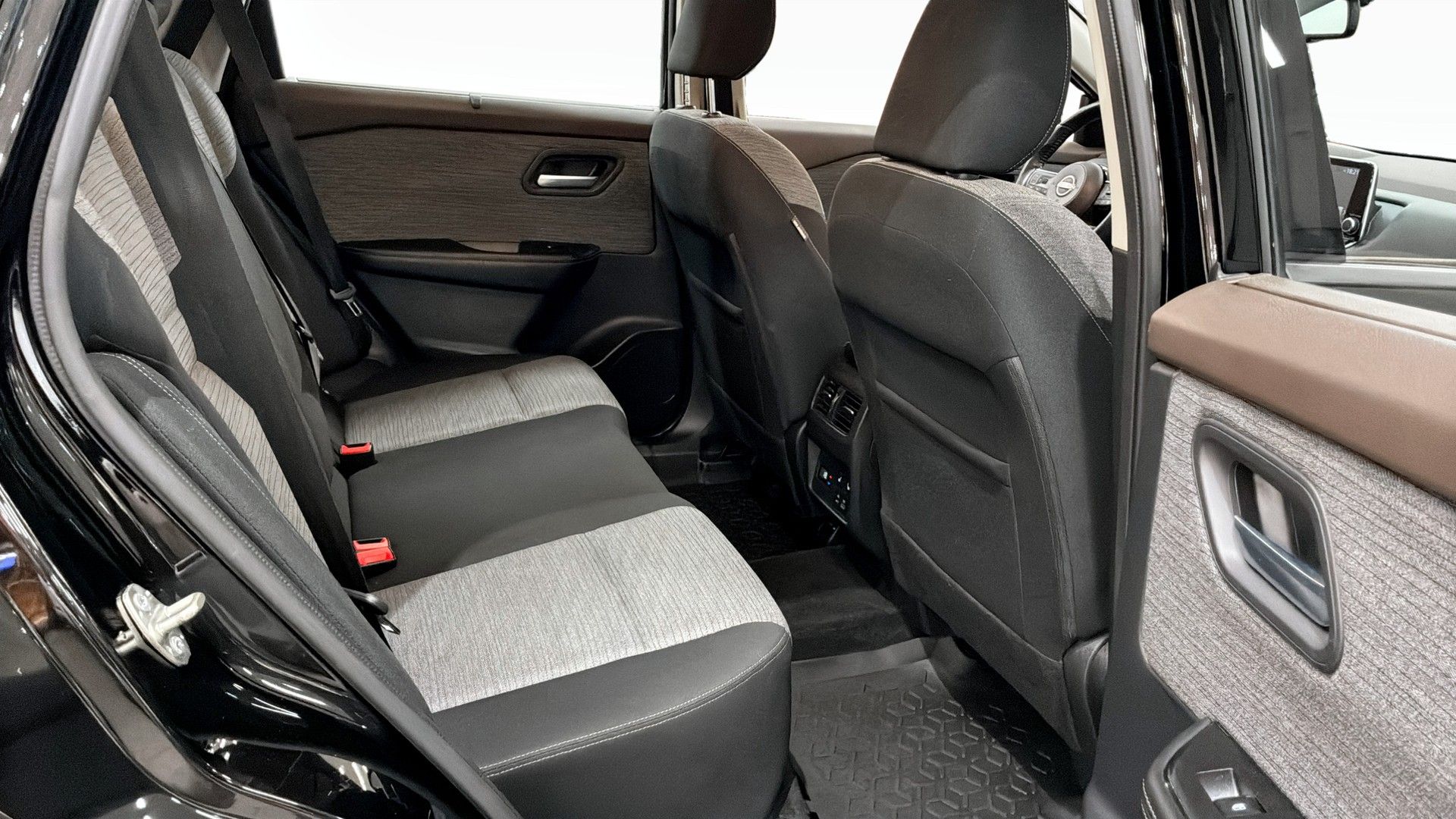 Nissan X-Trail 1.5 VC-T Mild-Hybrid 2023, photo 5/10