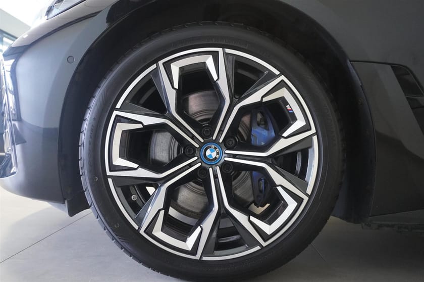 Bild 3 av BMW i4 M50 xDrive Gran Coupé M Sport Drag Fartpilot H K PA Head-Up 19