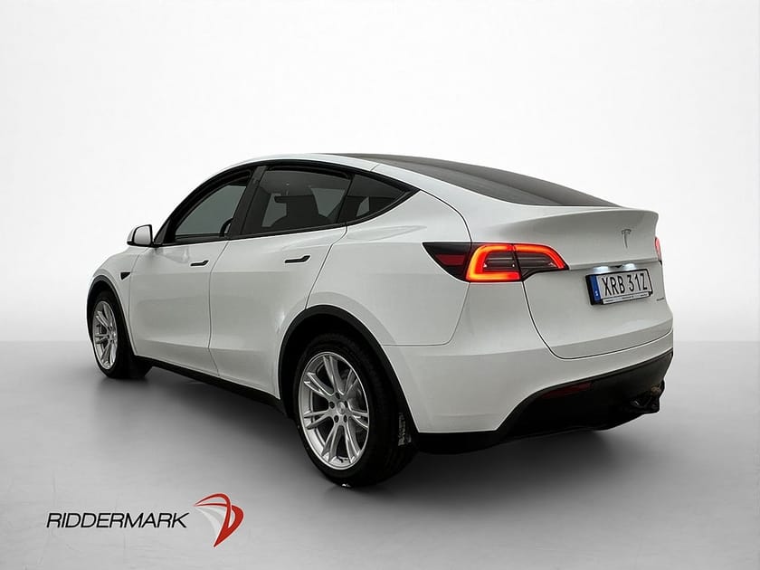 Bild 5 av Tesla Model Y Long Range AWD Dragkrok AP Pano MOMS
