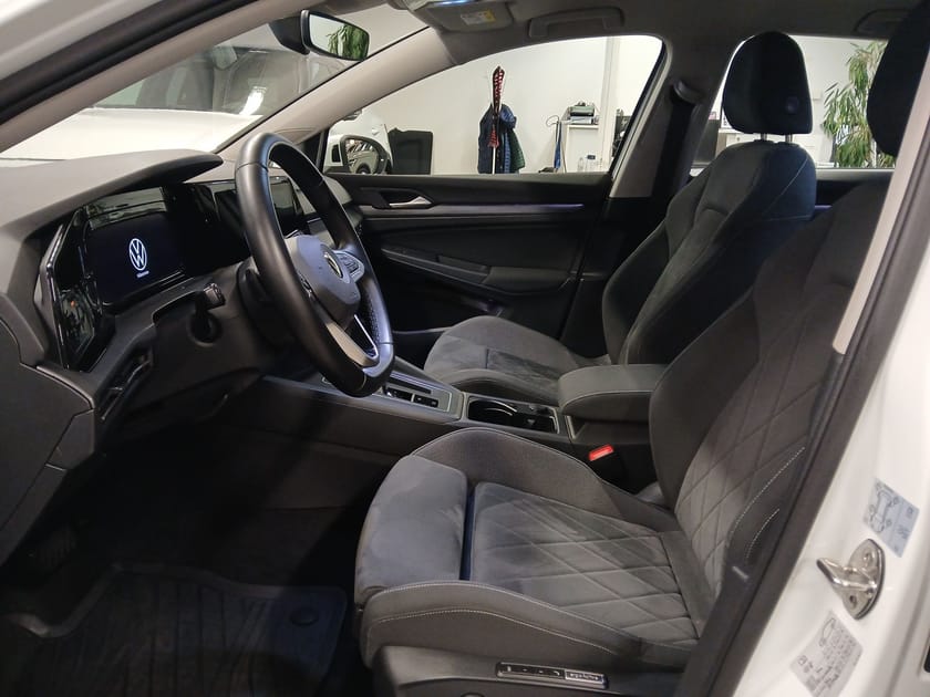 Bild 5 av Volkswagen Golf eHybrid 1,4 tsi OPF DSG/V-hjul/SOMMARKAMPANJ/