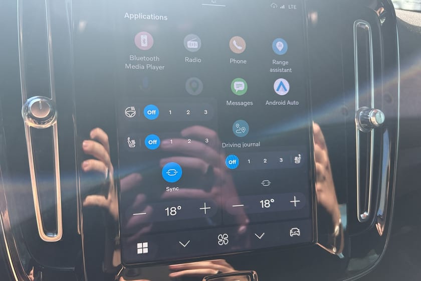 Bild 3 av Volvo XC40 Recharge Core Edition Drag B-Kamera Carplay