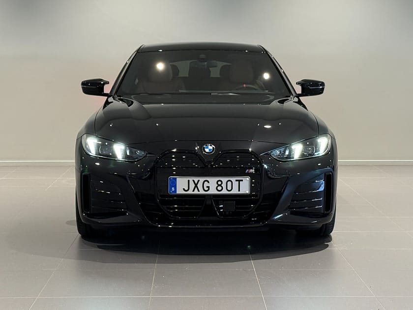 Bild 2 av BMW i4 M60 xDrive Gran Coupé Fully Charged Edition Drag HUD AdptFarth 19"