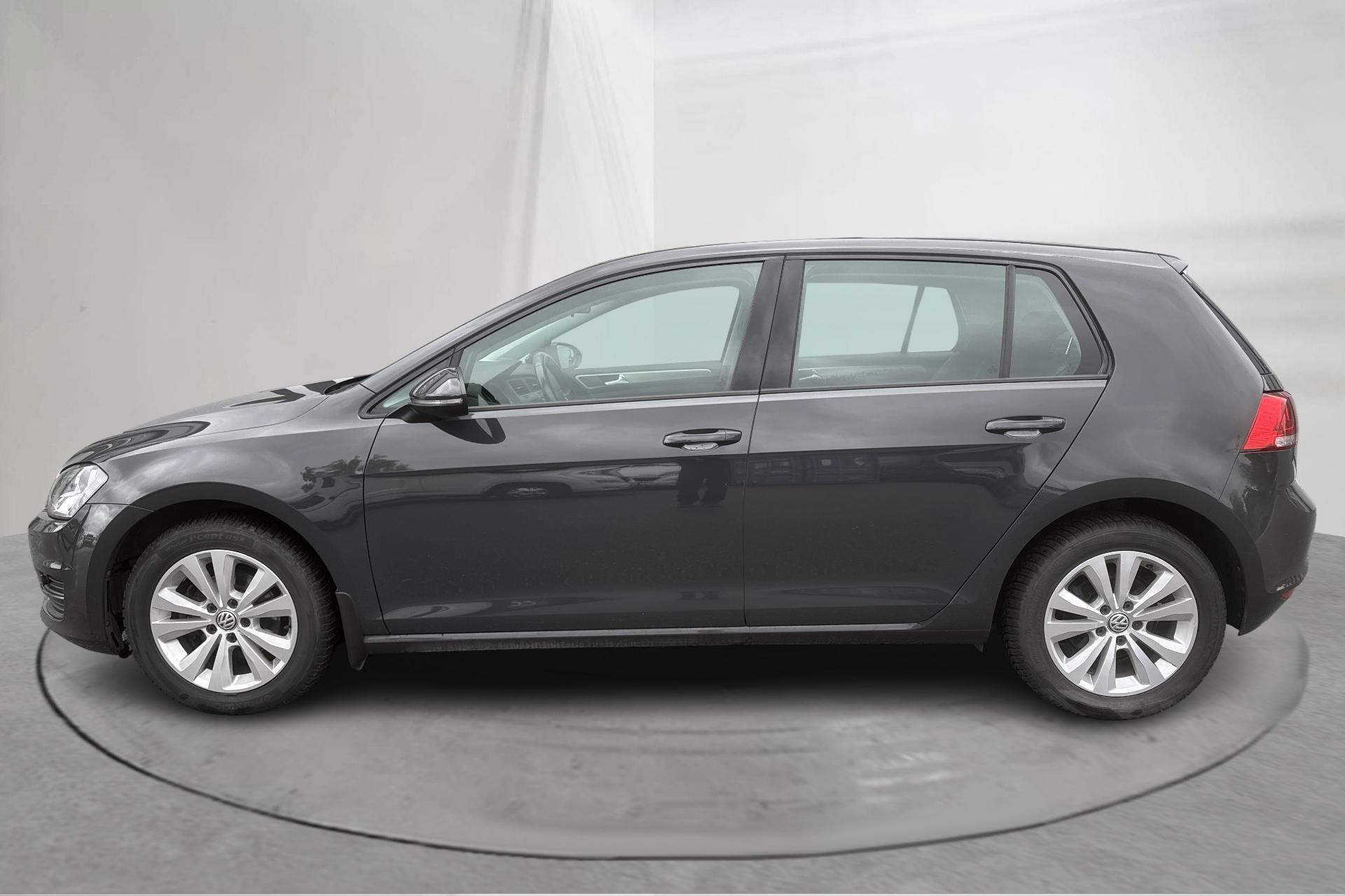 Volkswagen Golf 1.2 TSI BMT 2017, bild 2/10