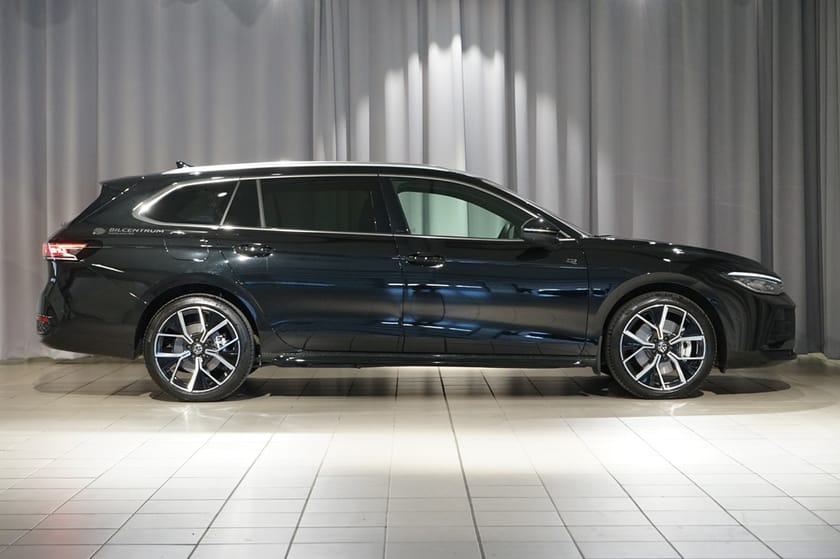 Bild 4 av Volkswagen Passat Variant eHybrid R-LINE / 1.5 TSI / 272 HK / *DEMO