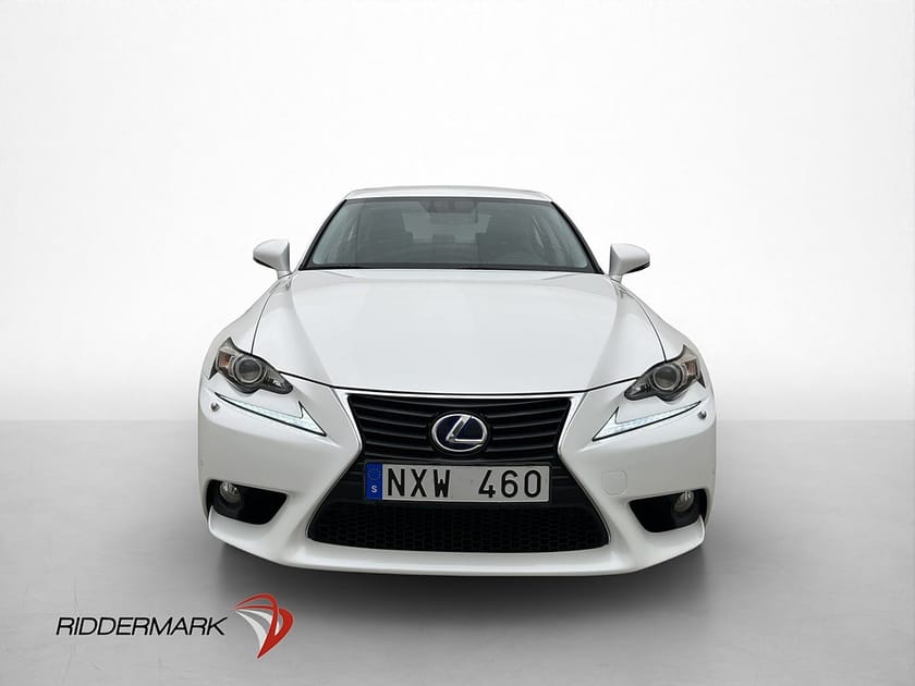 Bild 2 av Lexus IS 300h 223hk Executive Kamera Navi Halvskinn Dragkrok