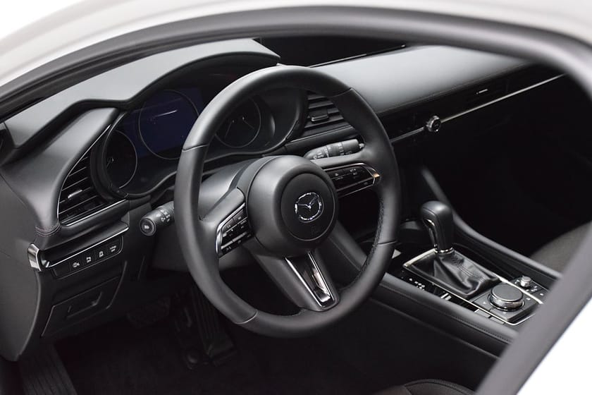 Bild 2 av Mazda 3 Hatchback 2.5 e-SKYACTIV /Backkamera/ Adaptiv Farth./ Head-up