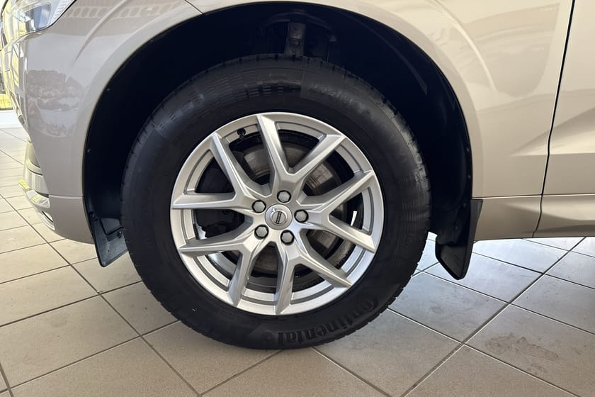 Bild 2 av Volvo XC60 D4 AWD Momentum Advanced SE