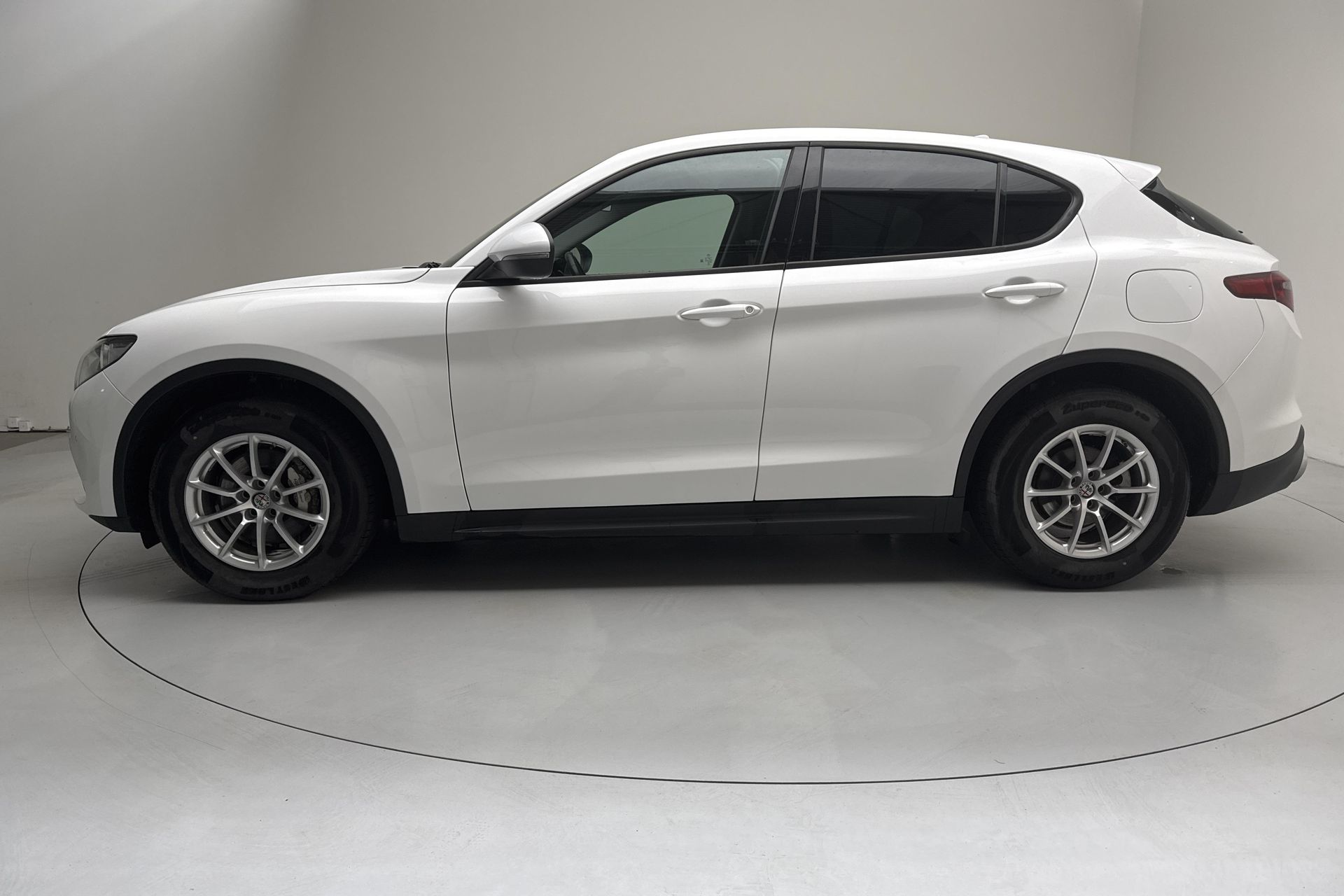 Alfa Romeo Stelvio 2.2 JTD 16V 2019, bild 2/10