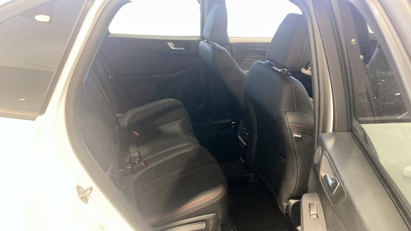 Bild 4 av Ford Kuga Plug-In Hybrid ST-LINE X 2.5 FWD 243HK BUSINESS EDT