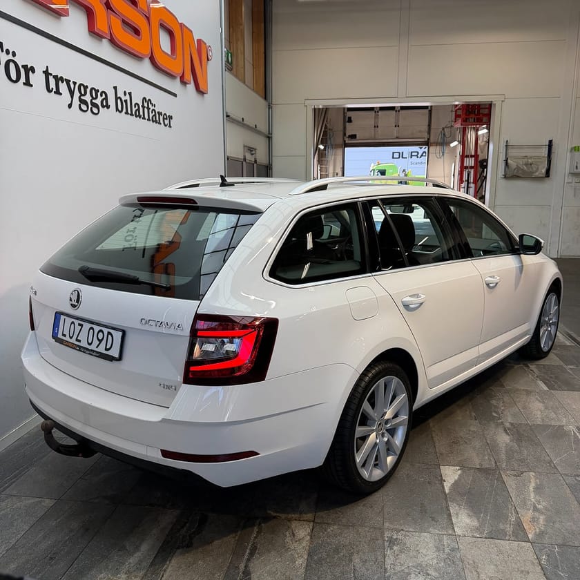 Bild 4 av Škoda Octavia Kombi Skoda 2.0 TDI SCR 4x4 Style Värmare AppCarplay Dragkrok