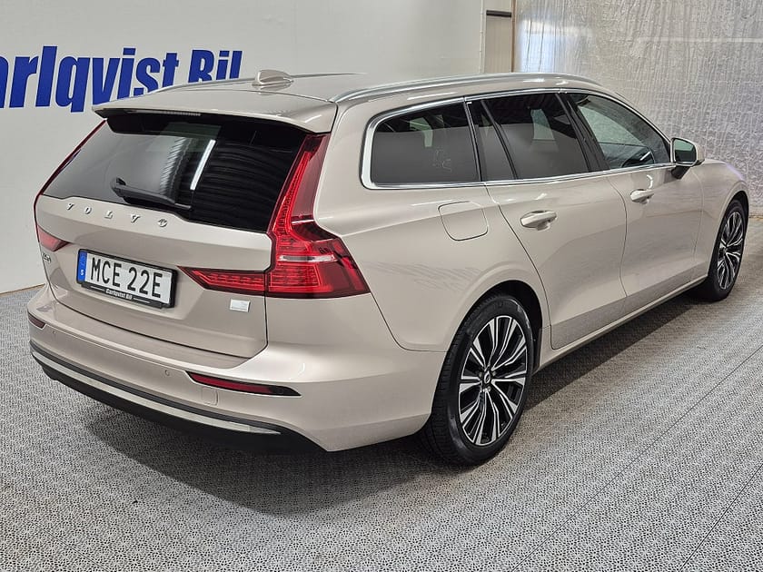 Bild 2 av Volvo V60 T6 Recharge Core Bright plug in AWD 350HK 4x4