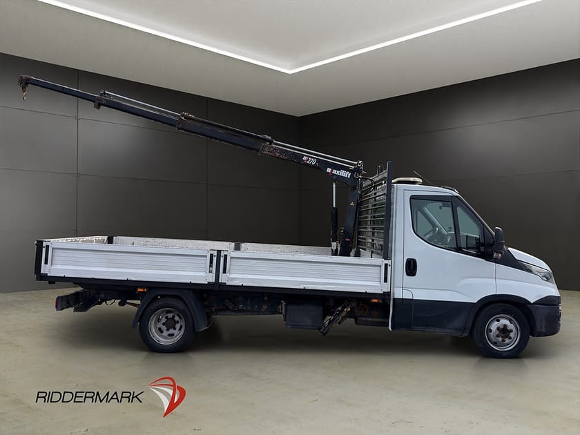 Bild 2 av Iveco Daily 35-210 Chassi Cab 3.0 JTD 205hk KRANBIL Värmare Drag 3-Sits MOMS